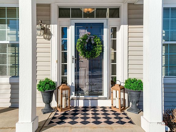 5th image of 437 Red Cedar Rd