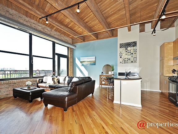 Kitchen / Living Room