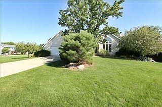 2nd image of 2715 Winesap Dr NE