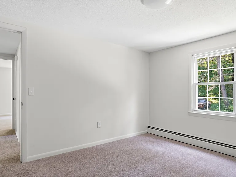 289 Derry Rd #B — Photo 15
