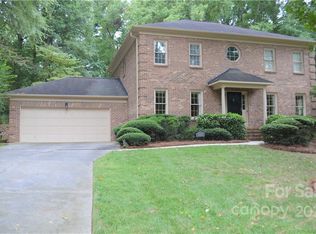 3923 Windwood Cir, Charlotte, NC 28226