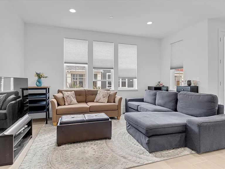 2760 Telegraph Blvd — Photo 6