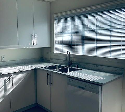 5th image of 1343 Felspar St