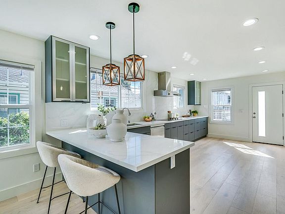 4th image of 107 N Delaware St