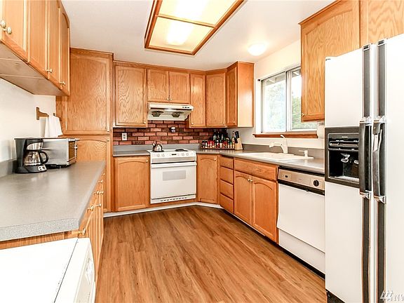 4th image of 16109 17th Avenue Ct E