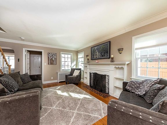 4th image of 26 Herrick Dr