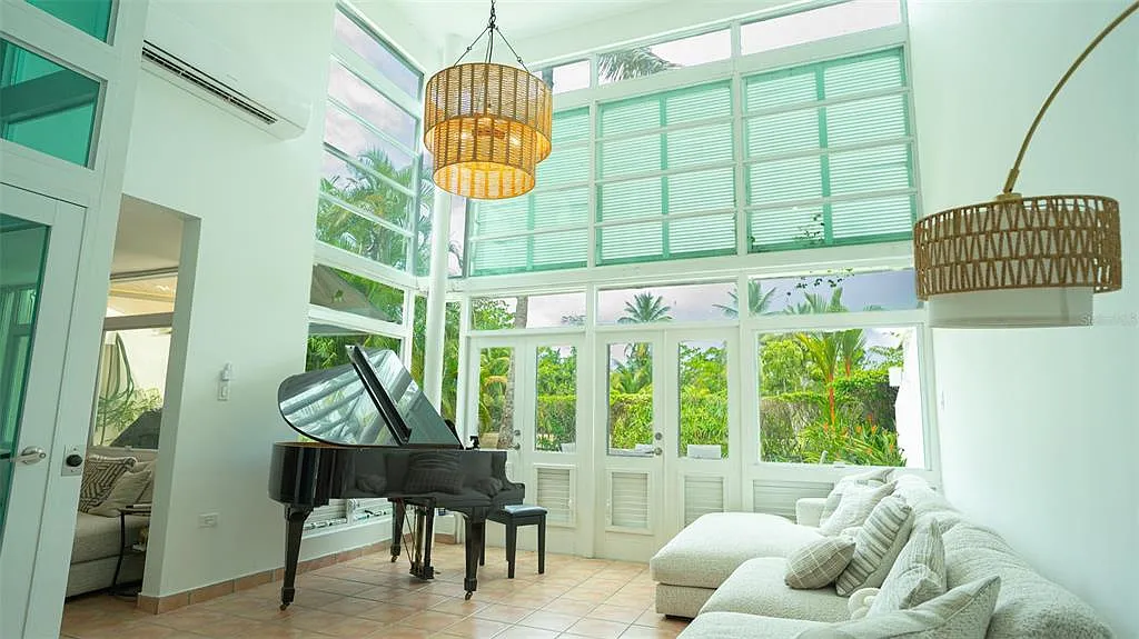 4 bed, 4.5 bath, 2831 sqft, $4,500 — Photo 1