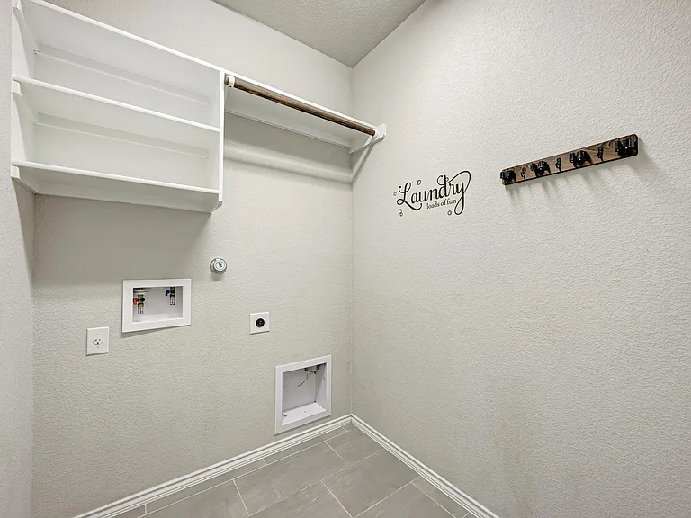 136 Finley St — Photo 36