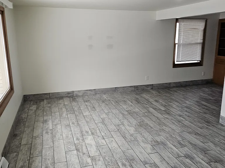 8835 N Swan Rd #6 — Photo 12