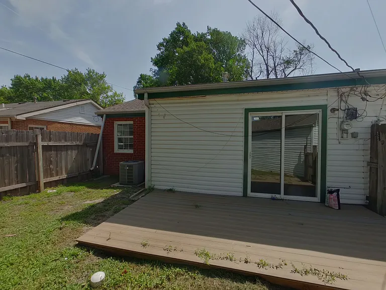 1921 N Garland Ave — Photo 14