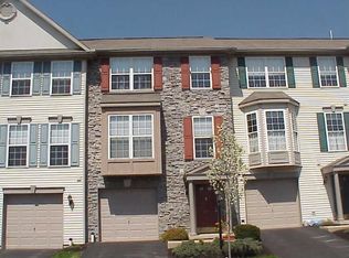 352 Harvest Field Ln, York, PA 17403