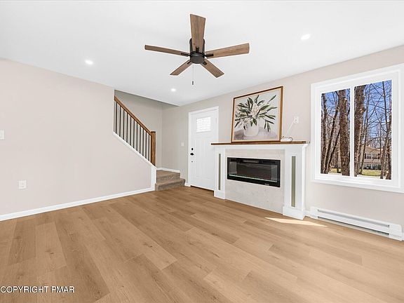 3rd image of 102 Tumbleweed Dr
