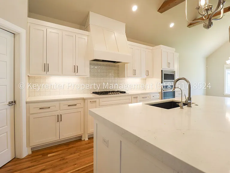 3809 W Union St — Photo 22