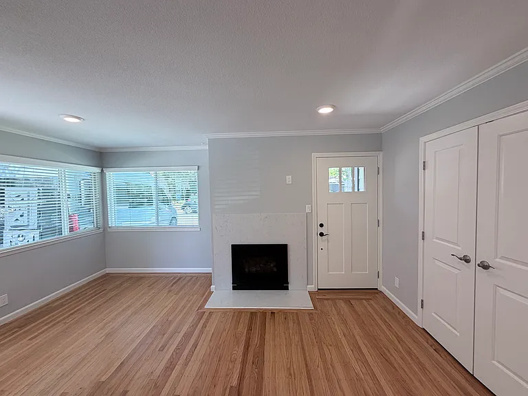 485 Waverley St — Photo 5