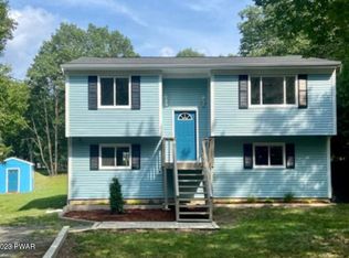 110 Depue Cir, Bushkill, PA 18324