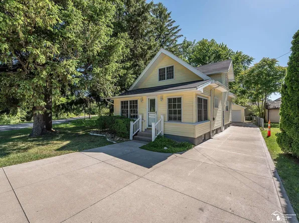 8834 Lewis Ave, Temperance, MI 48182