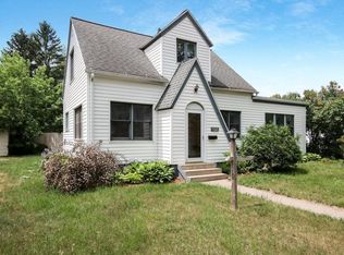 928 N Wilson Ave, Rice Lake, WI 54868