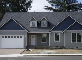 2710 NE 45th St, Lincoln City, OR