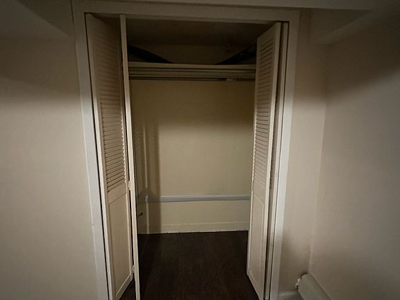5th image of 806 E 233rd St APT A