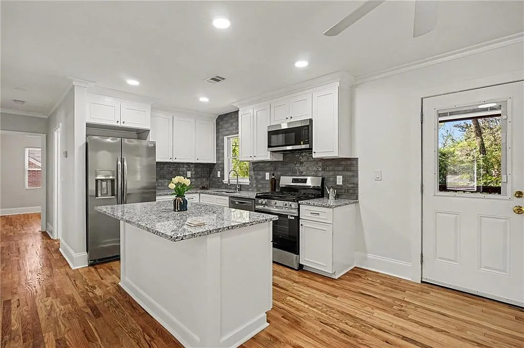 4 bed, 2.0 bath, 1450 sqft, $2,500 — Photo 3