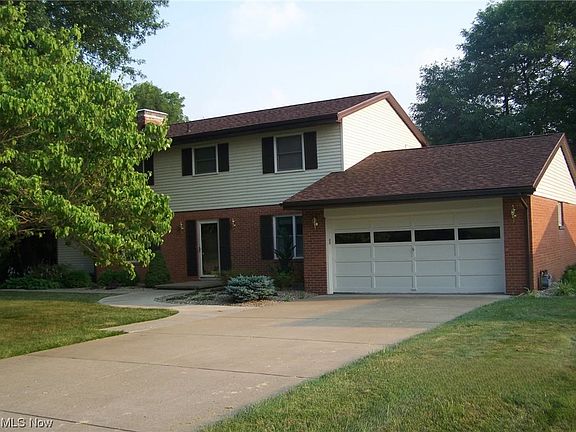 2nd image of 122 Seneca Dr