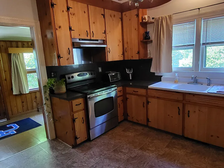 2030 Lakeshore Dr — Photo 8