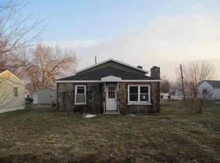 321 4th St, Buffalo, IA 52728