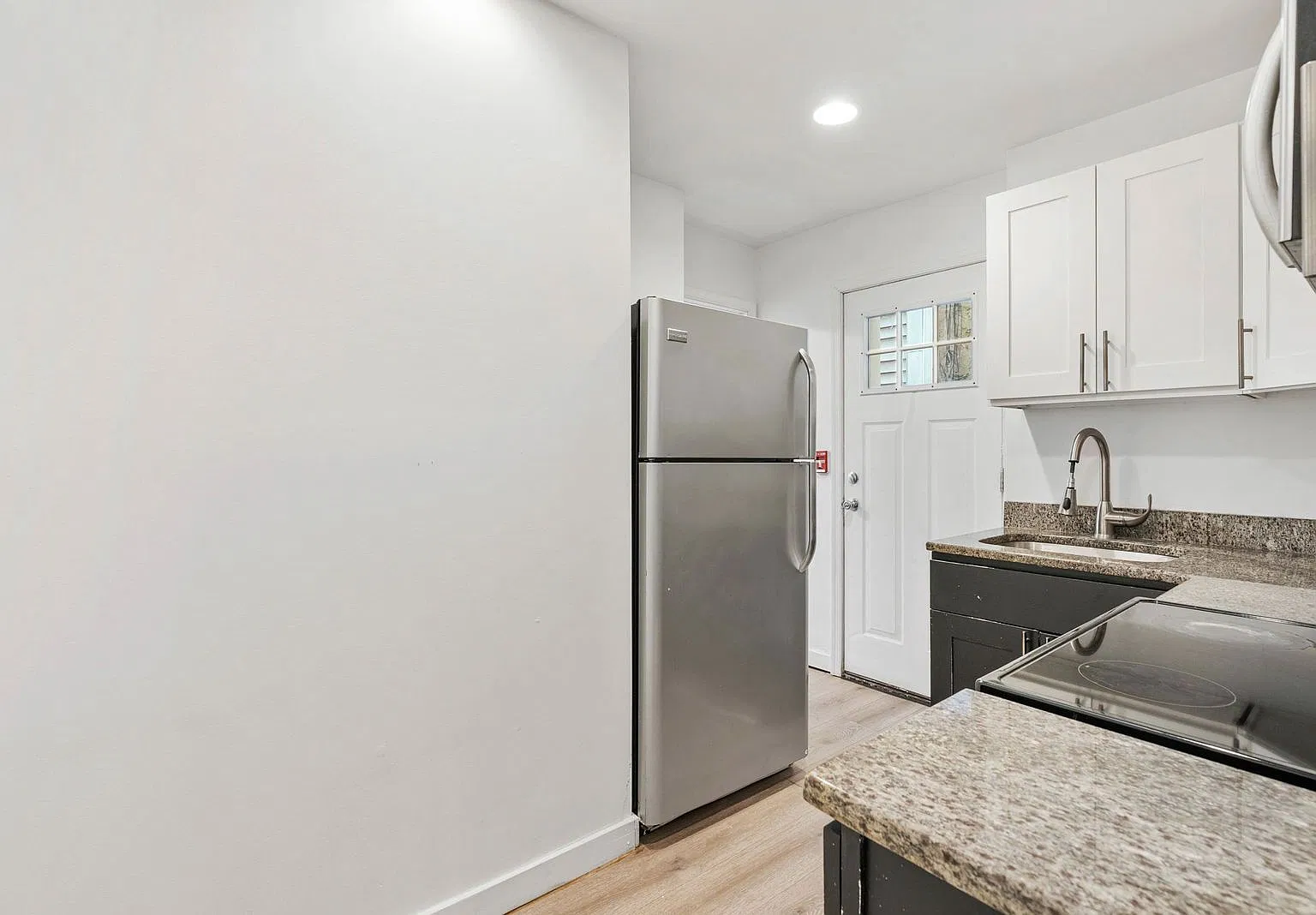 4 bed, 2.0 bath, $1,600 — Photo 4