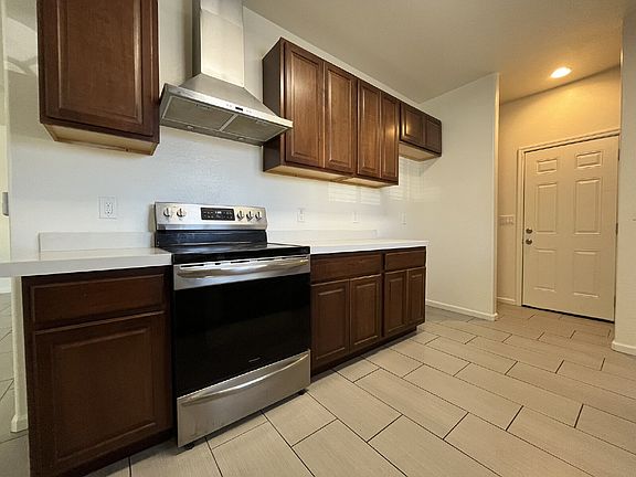 4th image of 507 E Townley Ave