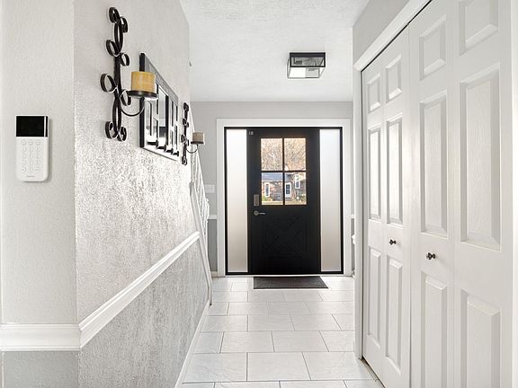 4th image of 56713 Pinecrest Dr