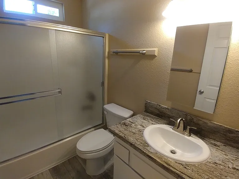1435 Willis St — Photo 11