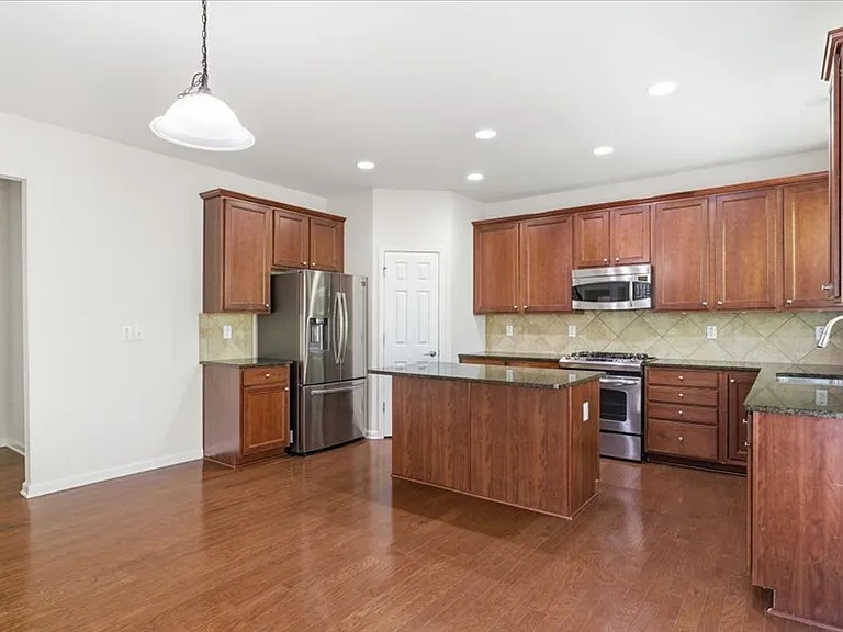 2705 Azalea Bluff Dr — Photo 11