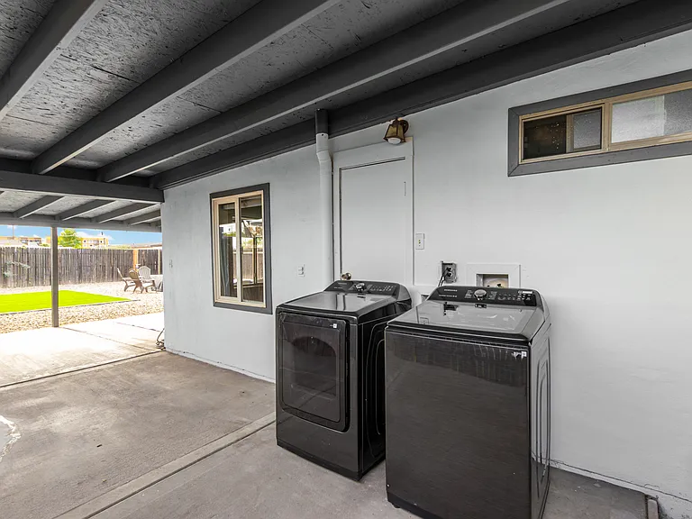 2031 E Orange St — Photo 27