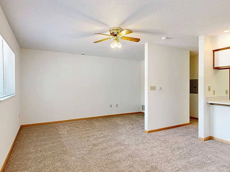 Highland View Apartments — Photo 63
