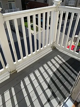3 Bed / 2.5 Bath — Photo 2