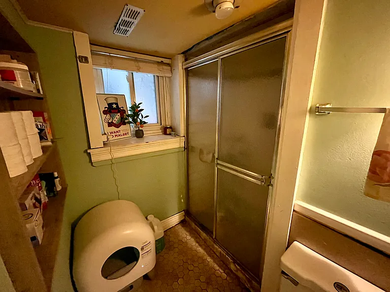 1426 W Highland Ave #BASEMENT — Photo 13
