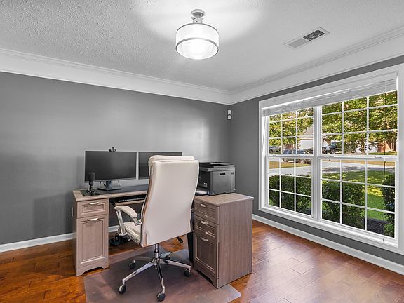 5th image of 199 Frasier Fir Ln