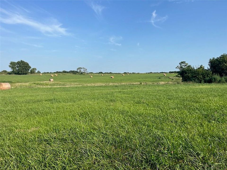 2nd image of 3 Switzer Rd