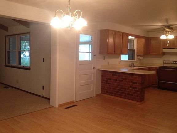 5th image of 288 N Ashley Ave