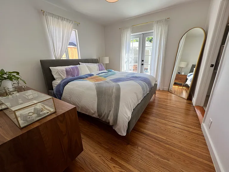 2832 S Rimpau Blvd — Photo 23