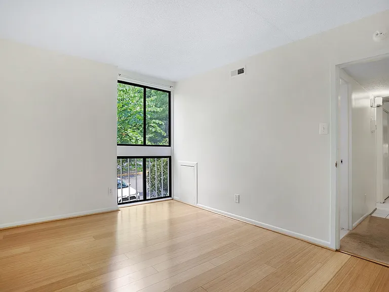 1526 Moorings Dr #12B — Photo 34