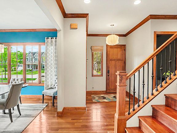 3rd image of 1523 Villa Rd