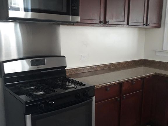 2nd image of 4842 Elm St #1