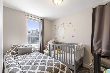 Sold by Thomas Lipovetsky, LREB