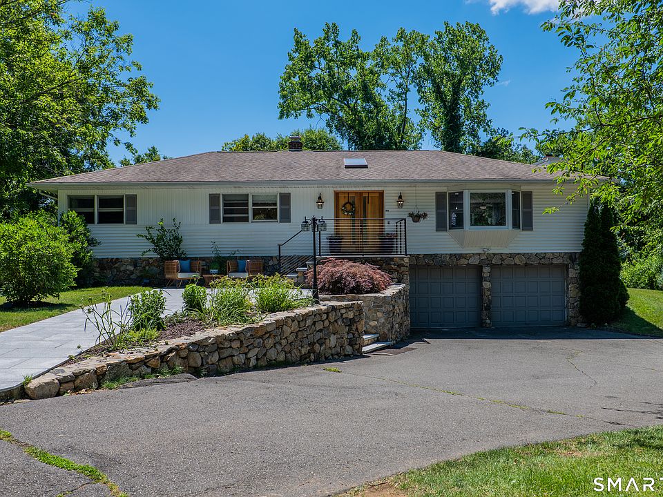 1st image of 15 Farrell Rd