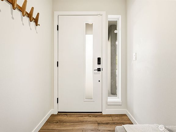 4th image of 13710 Ash Way #A2
