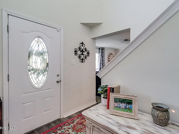 5th image of 12447 Lake Village Dr