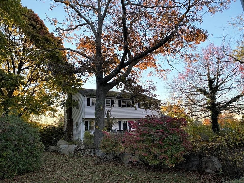 2nd image of 84 Mann Hill Rd