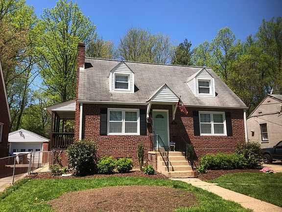 2nd image of 2848 Woodlawn Ave