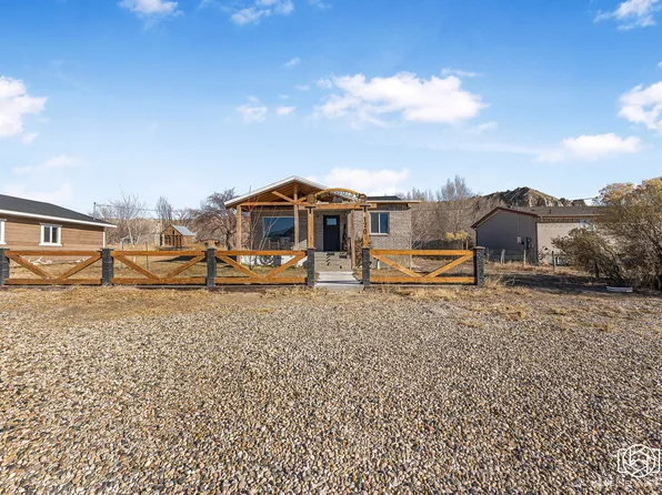170 N 100 W, Henrieville, UT 84736